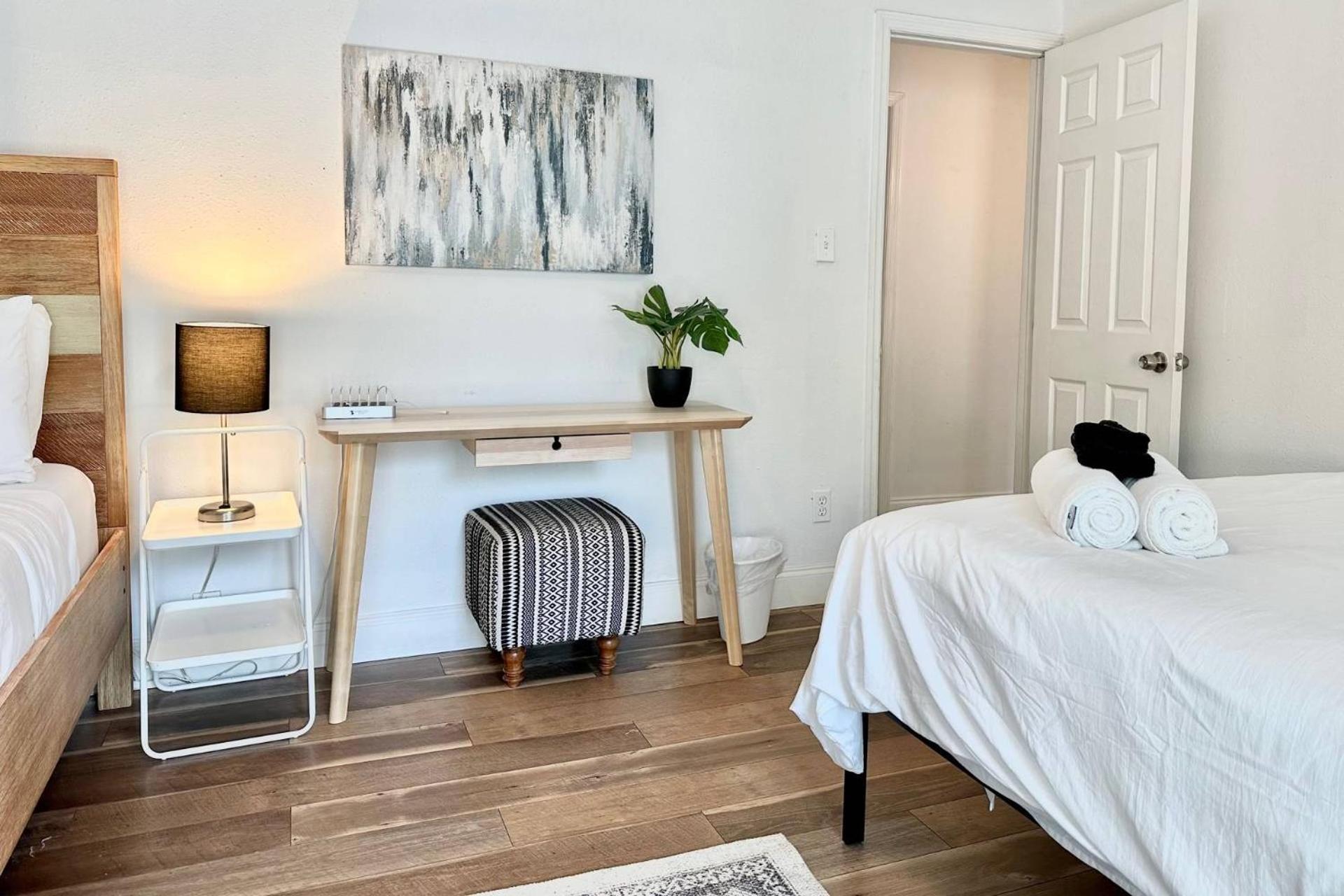 Treehouse Is A Quaint 2 Bedroom In An Up-And-Coming Part Of Town, Pet Friendly With Fenced Yard And Lounge Area That Is Close To Downtown Tampa Bagian luar foto